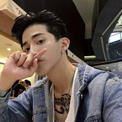 轻狂年轻有深意的微信昵称张扬有态度